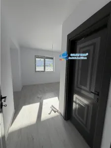 Apartament 3 camere/2 bai-curte 55mp-Boxa-Prelungirea Ghencea - foto 17