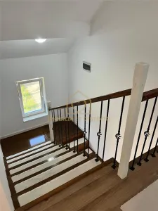 Casa cu 4 camere si garaj - foto 12