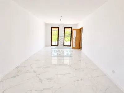 Casa 4 camere Voinesti Iasi 500 mp teren - foto 2