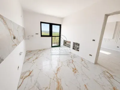 Casa 4 camere Miroslava Iasi 500 mp teren CANALIZARE - foto 8