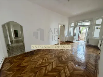 Inchiriere casa 4 camere plus dependinte in Ploiesti, zona ultracentrala - foto 2