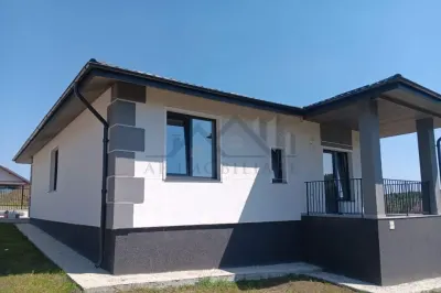 Valea Adanca Casa parter 4cam Su 104mp teren440mp beci Te muti imediat - Iasi