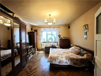 Apartament in casa   Piata Unirii Brasov - foto 2