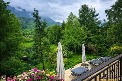 Pensiune turistica in Piatra Craiului, in circuitul  Plaiul Foii, 7700 mp teren - Zarnesti