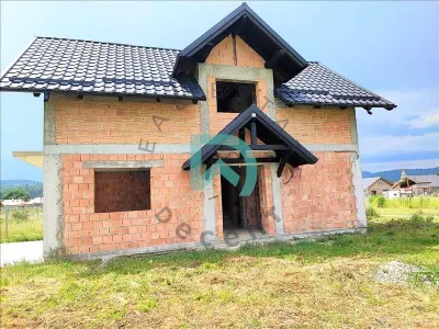 Casa la rosu, Cartierul Pacii, Vulcan - foto 3