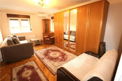Apartament 2 camere, centrala proprie,  zona Piata Marasti - foto 2