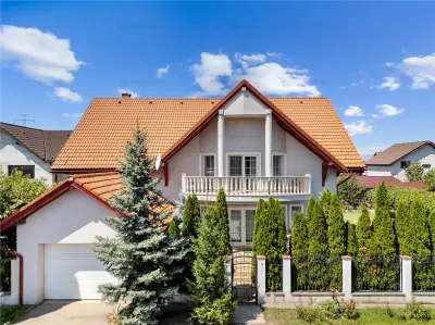 Vila / Casa superba cu 5 camere zona | 1032 mp teren |  Sanpetru Brasov - Sanpetru