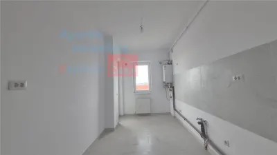 Apartament tip penthouse, 3 camere, Semicentral - foto 8