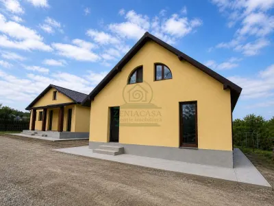 Casa 4 camere Voinesti Iasi, centru - Voinesti