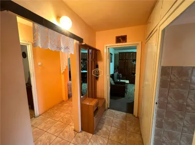 Apartament 3 Camere | Micro 16 | Etaj 3 | str. Astronautilor - foto 3