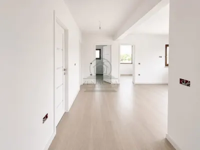 Casa Tomesti Iasi 4 camere , BECI, 500 mp teren - foto 4