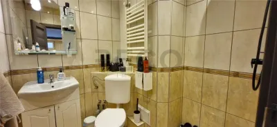 RECO Apartament 4 camere, zona Nufarul, decomandat, renovat, etaj 1 - foto 6