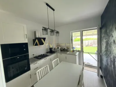 Vanzare 1/2 duplex 3 camere Sag - foto 11