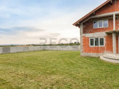 RECO Casa cu etaj in com. Tileagd la stadiul de semifinisat - foto 2
