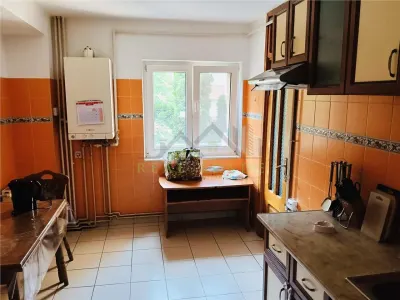 Apartament 4 camere etajul 1  cartier Noua - foto 5