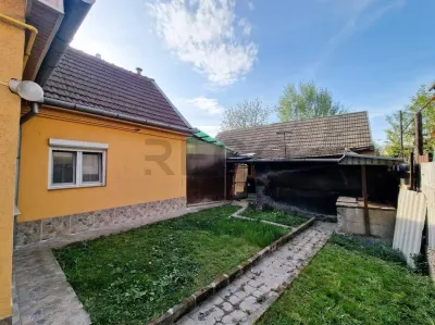 RECO Casa cu 2 camere+living, renovata complet, in Episcopia Bihor - foto 2