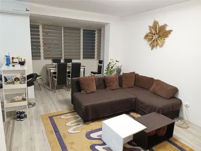Apartament 2 camere in zona centrala Moldova Noua, langa piata - Moldova Noua