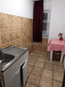 Apartament 2 camere ultracentral in Moldova Noua - foto 5