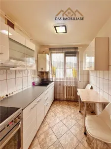 Apartament 2 camere, ultracentral, etaj 3 din 4 - foto 3