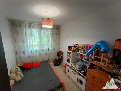 Apartament modern cu 4 camere plus boxa, cu SU de 75mp, parter/4, zona OZANA, la 10 , 15 minute pietonal de statia de metrou 1 Dec 1918. - foto 12