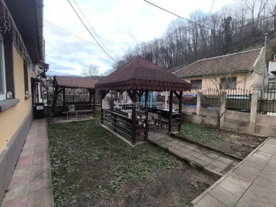 Resita Casa Muncitoresc Zona  Fosta Baie Comunala - foto 18
