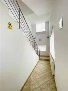 INCHIRIERE IMOBIL COMERCIAL INDIVIDUAL SPATIU GRADINITE / BIROURI / CLINICA 710 mp IN ZONA PRELUNGIREA GHENCEA SECTOR 5 - foto 14