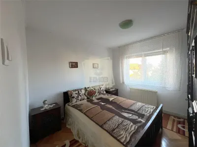 Apartament Pet Friendly etajul 1 cu  3 camere balcon zona centrala - foto 2