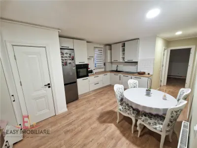 Apartament 3 camere, renovat, UMF, Spital, central,  lift,  Targu Mures - Targu Mures