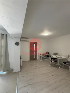 Casa Renovata si Mobilata Complet - Pozitionare Excelenta - Aproape de Delfinariu si Bd Mamaia - foto 17