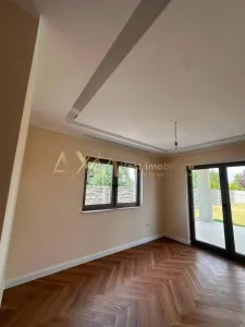 Vanzare 1/2 duplex 5 camere Giroc - foto 5