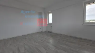 Revanzare, fara TVA: Apartament 3 camere, bloc nou, zona semicentrala - foto 7