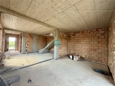 Case tip duplex de vanzare, 101 mp utili, 230 mp teren, in Corunca - foto 3