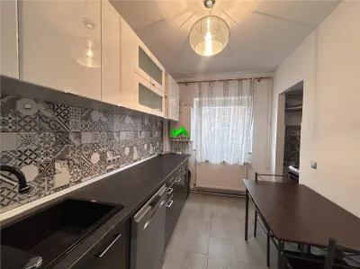 Apartament de inchiriat 3 camere 2 bai Sibiu Strand - foto 4