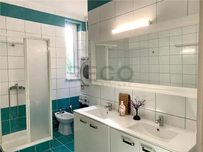RECO Apartament spațios la casa - decomandat - oradea. - foto 8