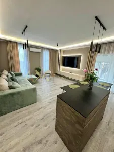 Vanzare 1/2 duplex 4 camere cu piscina incalzita si acoperita Timisoara Calea Urseni - Timisoara