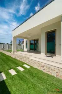 Casa  2026 parter, str Vrancei,construita ''corect'', 400 teren, 165 casa - foto 6
