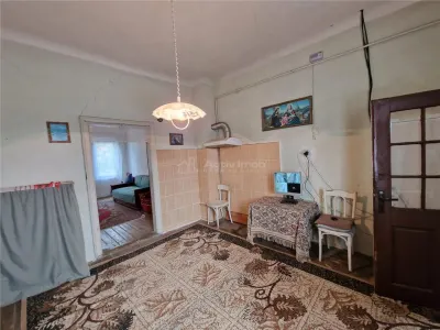 Resita Casa 10 Camere Zona Muncitoresc - foto 13