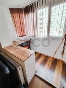 RECO Apartament renovat cu camere Decomandat cu lift - foto 6