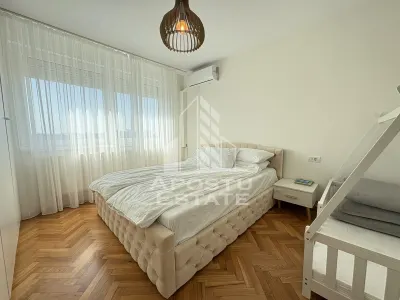 Apartament 3 camere 2 bai, etaj intermediar langa Punctele Cardinale - foto 9