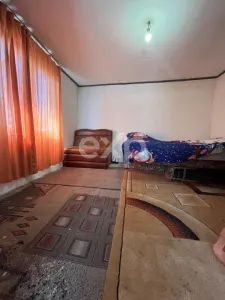 Casa cu 4 camere si baie + teren 567 mp pe Nicolae Balcescu in Gaesti - foto 4