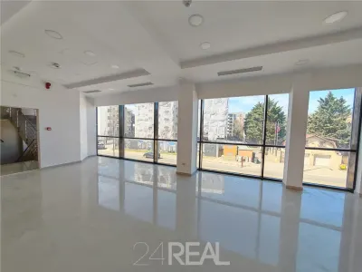 Spatiu comercial pretabil showroom / retail in Pipera - foto 2