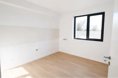 Casa- soseaua Bucuresti - Magurele -Carrefour(fosta Cora)- 220000E-  tva inclus - COMISION 0! - foto 4