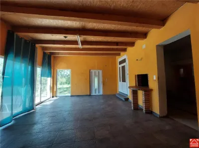 Casa spatioasa cu teren mare, pe colt, in Periam - foto 7