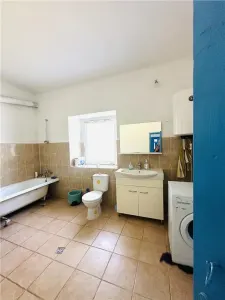 DE VANZARE CONAC  CU TEREN 8330  MP ZONA MELINESTI LA 20 KM CRAIOVA  DOLJ - foto 16