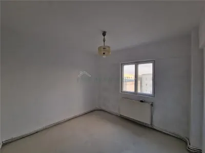 Vand apartament 3 camere amvelopat Urziceni Centru - foto 11