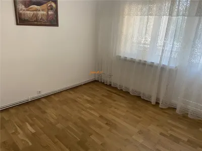 Apartament 3 camere Focsani  ,zona strada Bucegi - Policlinica 2,   etaj 1/3 , 2 bai , decomandat , imbunatatit - foto 14