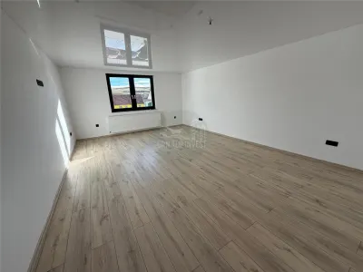 Casa noua moderna cu 6 camere si 3 bai si teren in Sura  Mare - foto 6