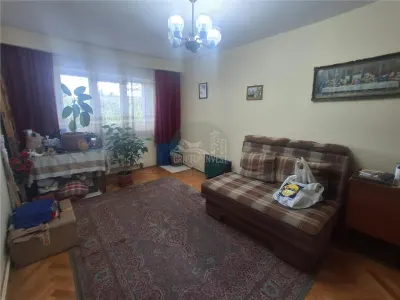 Apertament 2 camere decomandat balcon pivnita zona Valea Aurie - foto 2