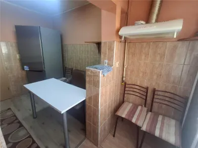 Apertament 2 camere decomandat balcon pivnita zona Valea Aurie - foto 11