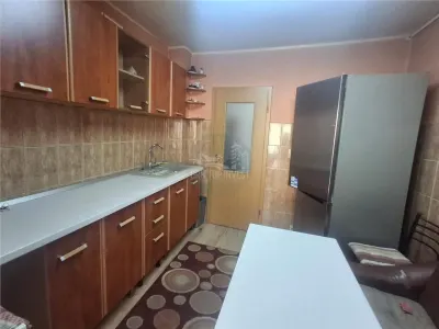 Apertament 2 camere decomandat balcon pivnita zona Valea Aurie - foto 12